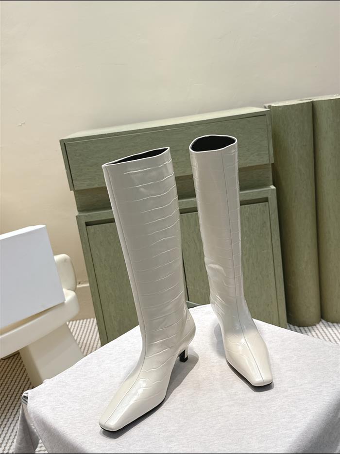 20251128174411195 460